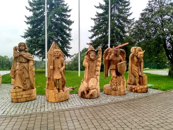 Rzeźby z drewna: odkryj unikalne dzieła sztuki, które zachwycają i inspirują