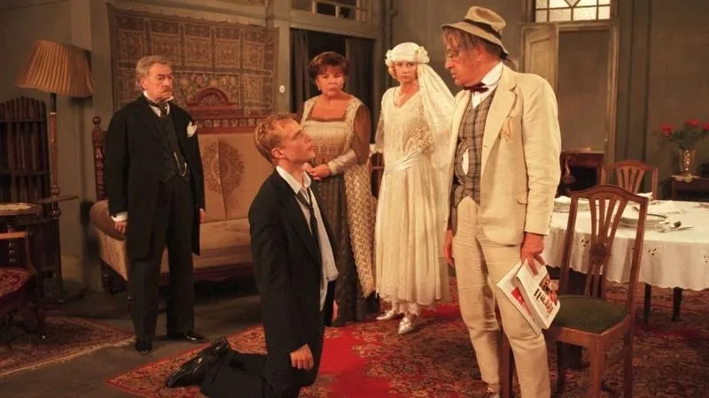 Tango Mrożka w świetle historii: znaczenie i najciekawsze spektakle na scenie